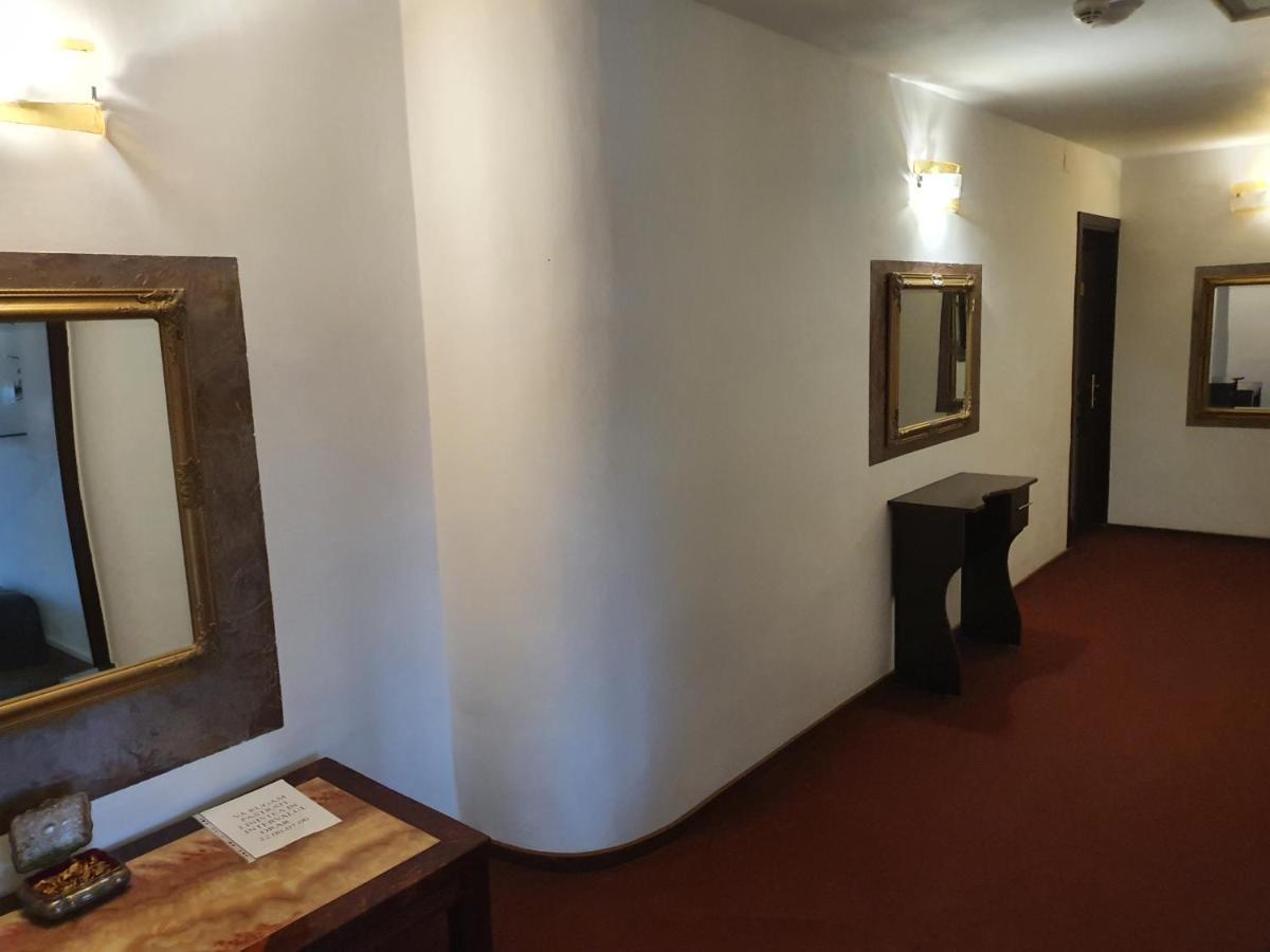 Motel Davios Târgu Jiu Eksteriør billede