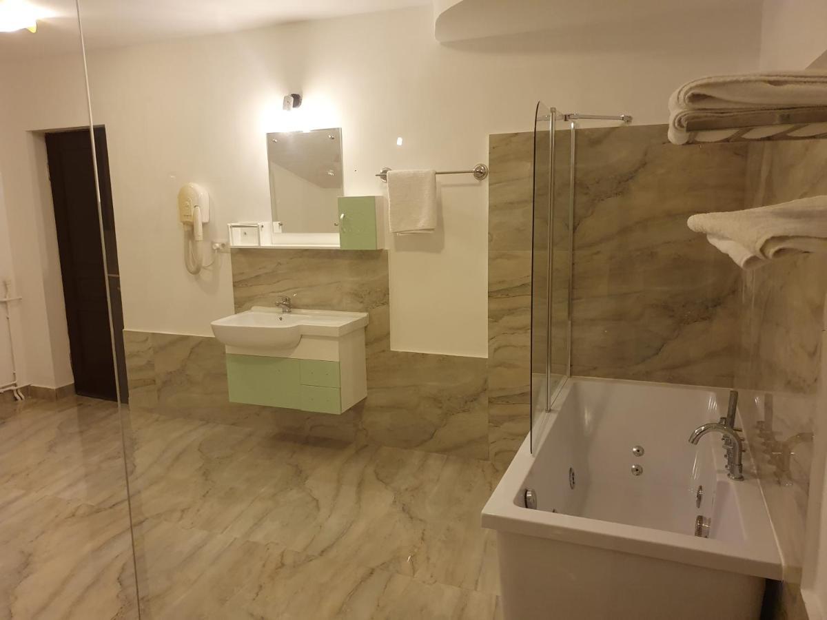 Motel Davios Târgu Jiu Eksteriør billede