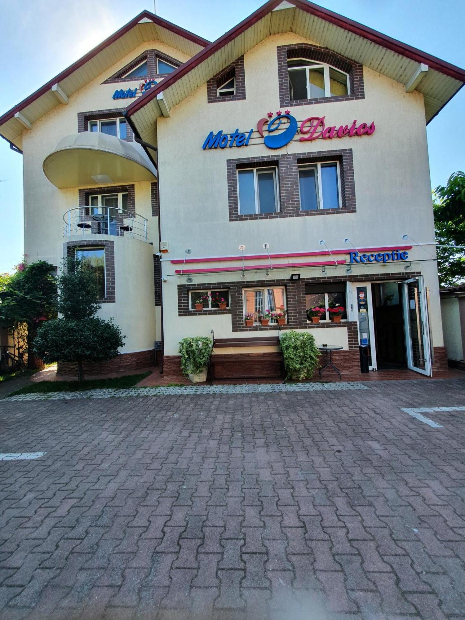 Motel Davios Târgu Jiu Eksteriør billede