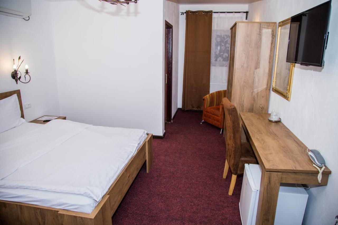 Motel Davios Târgu Jiu Eksteriør billede