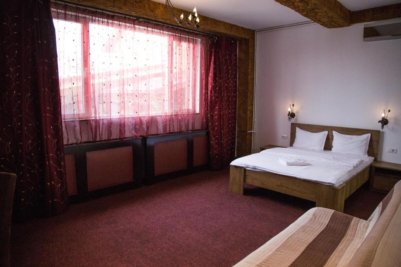 Motel Davios Târgu Jiu Eksteriør billede