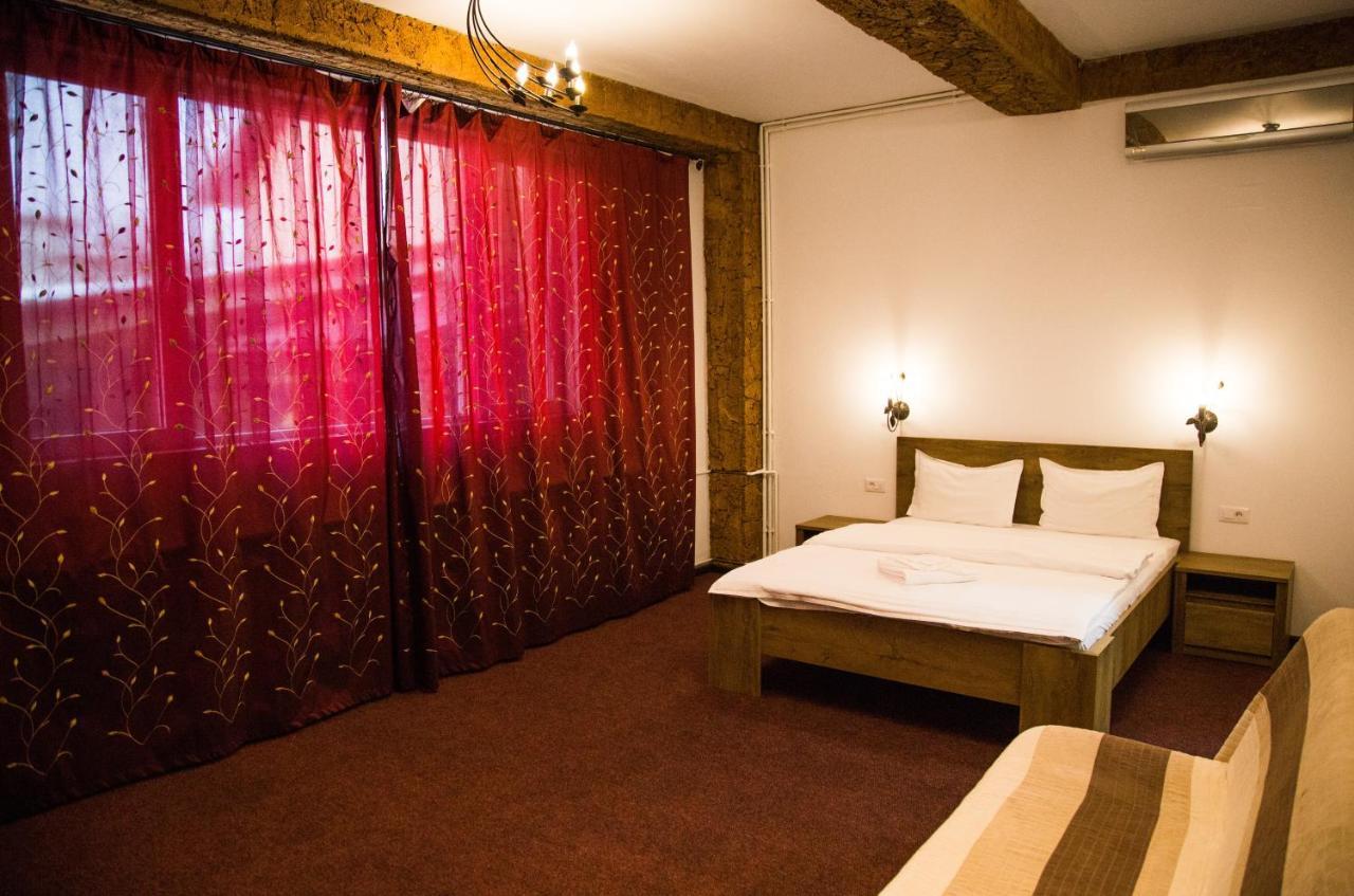 Motel Davios Târgu Jiu Eksteriør billede